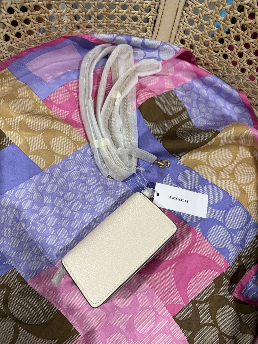 Coach  Tabby Cream Leather Card & Key Holder with Gold-Tone crossbody New